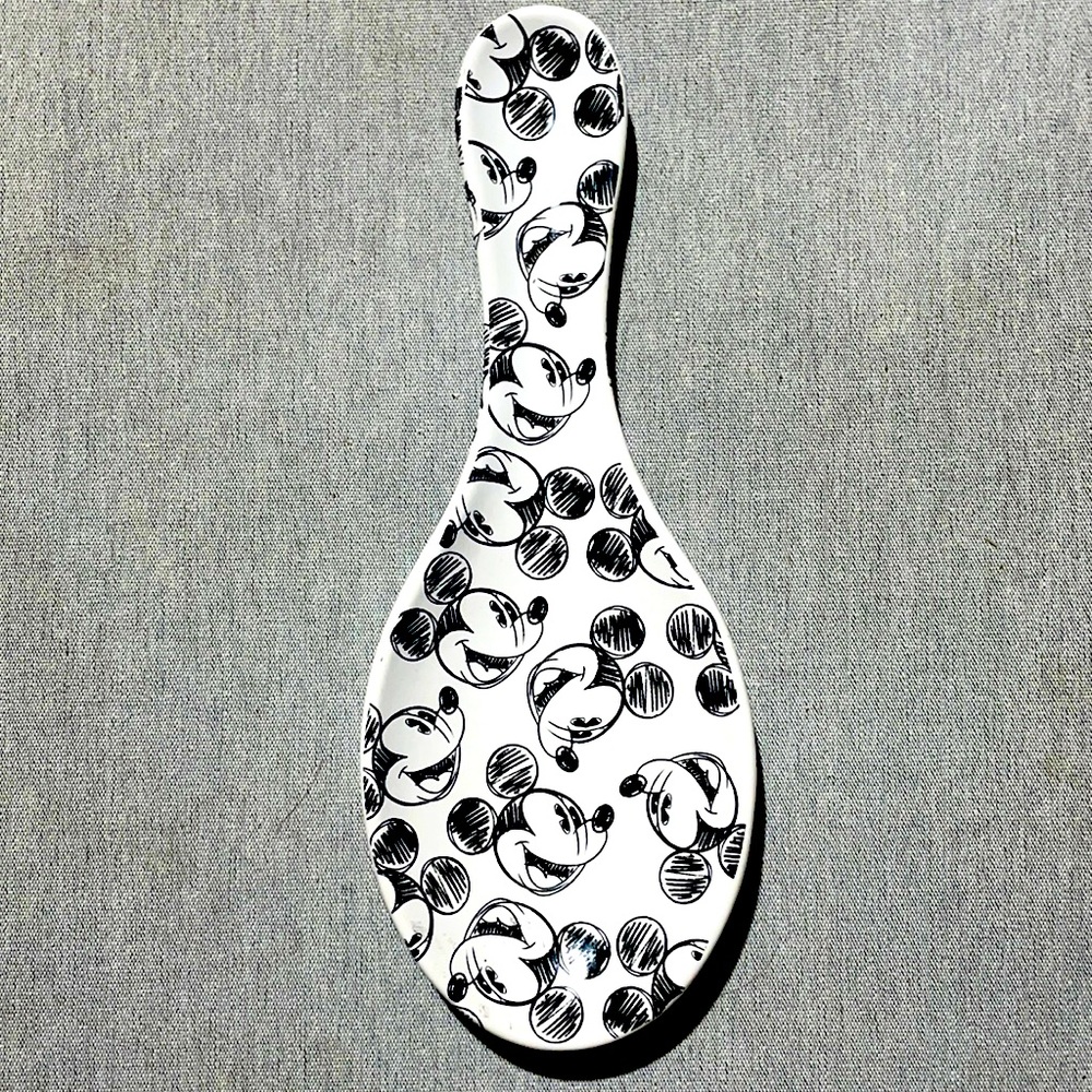 NWT Mickey Mouse B&W Sketch Design Spoon Rest